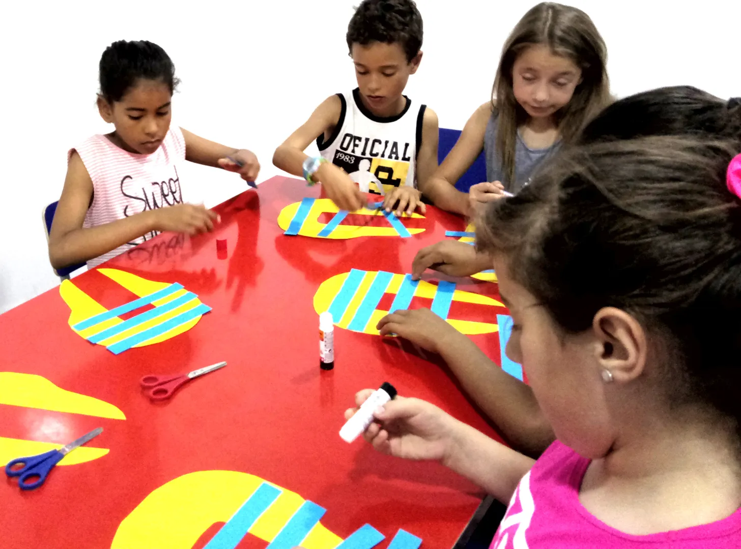 Actividades de dibujo libre y vocabulario visual
